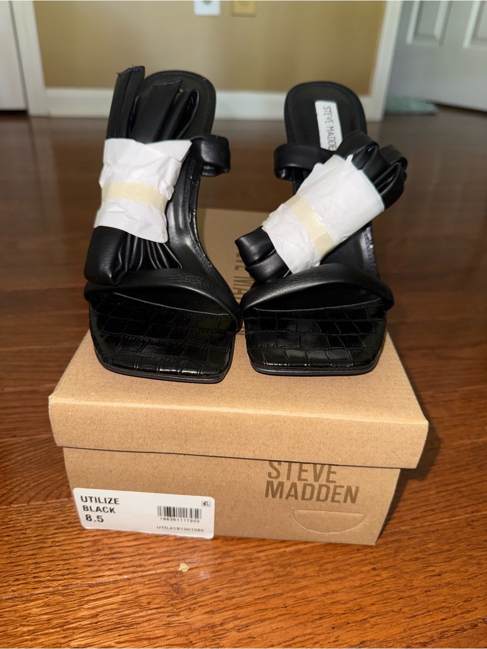 Steve Madden Black Knot-Detail Heeled Sandals